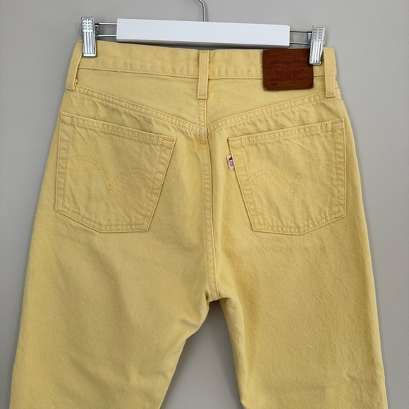 🌼 Levi’s 501 Cropped Jean in Botanical Yellow size 26 - Picture 11 of 16